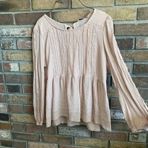 American Eagle blouse, worn only 3 times. In great condition, open back.